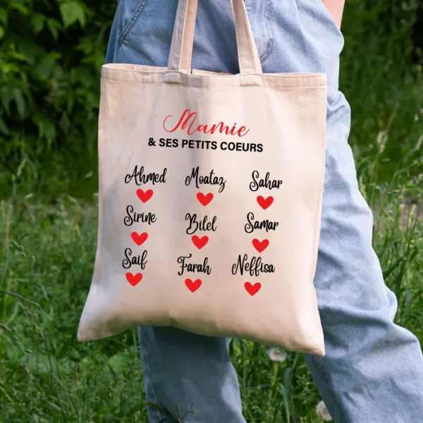 Tote Bag "Mamie et ses petits cœurs" personnalisé