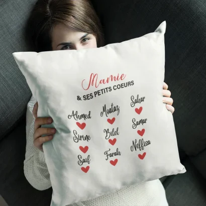 Coussin Mamie et ses petits cœurs personnalisé